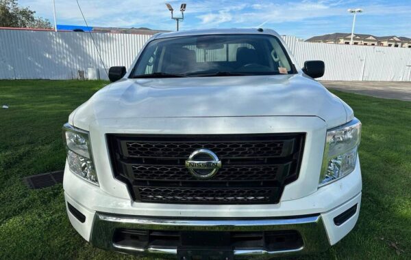 Nissan Titan SV 2023