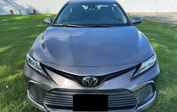 Toyota Camry LE 2020 - Imagen 2